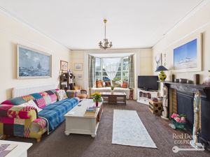 Sitting Room- click for photo gallery